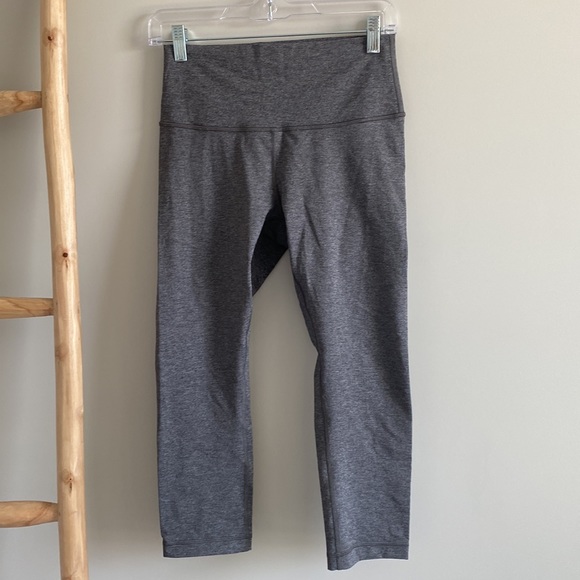 Lululemon wunder under high rise 21” crop leggings Sz 8 - Picture 2 of 7